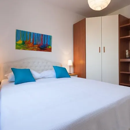 Exclusive Sea View Apartment *