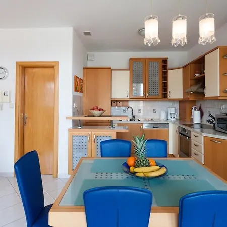 Apartment Exclusive Sea View *